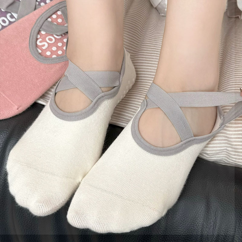プロフェッショナル女性ヨガソックスシリコーン滑り止めバレエピ - Pilates & Yoga Training Center のレビューと価格